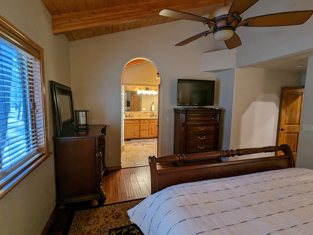 Forest Haven at Munds Park w/forest access & walking distance to Lake