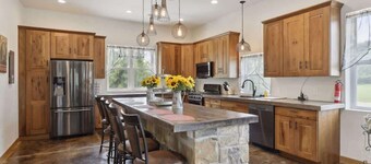 Isabelle Creek Haven - Ultimate Group Getaway