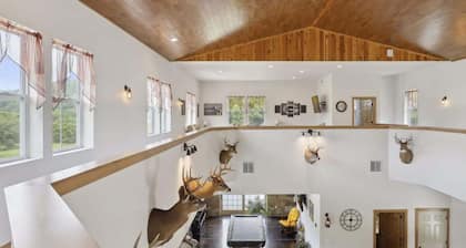 Isabelle Creek Haven - Ultimate Group Getaway