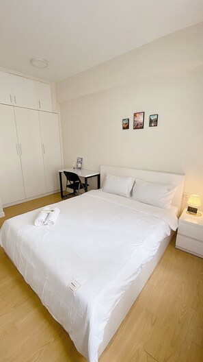 1 chambre, bureau, fer et planche à repasser, Wi-Fi gratuit