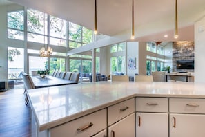 Dining - On the Waterfront Custom Chalet w Multiple Suites, Private Pier and Hot Tub in Edgewater (Edgewater)