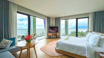 Dobbeltrom – panorama | Minibar, safe på rommet, skrivebord og blendingsgardiner