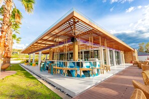 Poolside bar