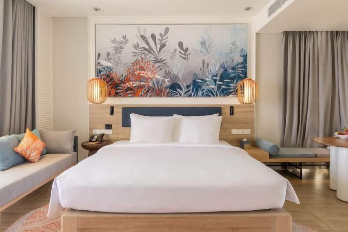 Minibar, in-room safe, desk, blackout curtains