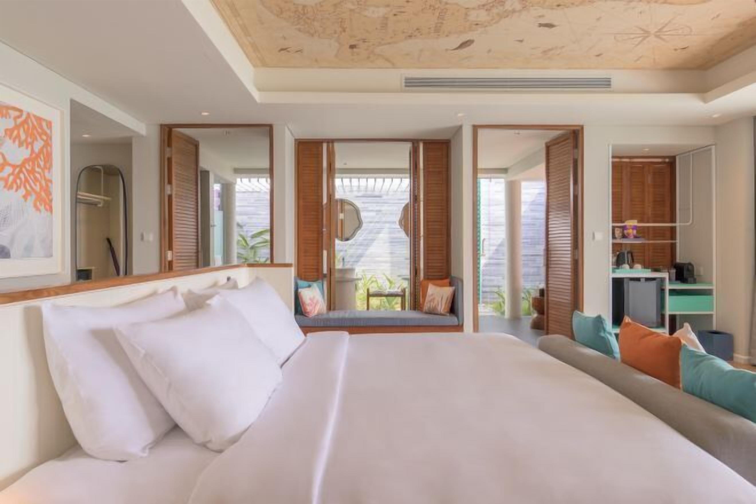 迷你吧、客房內保險箱、書桌、遮光布/窗簾