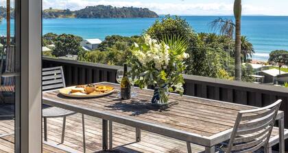 Black Bach - Onetangi Beach Views