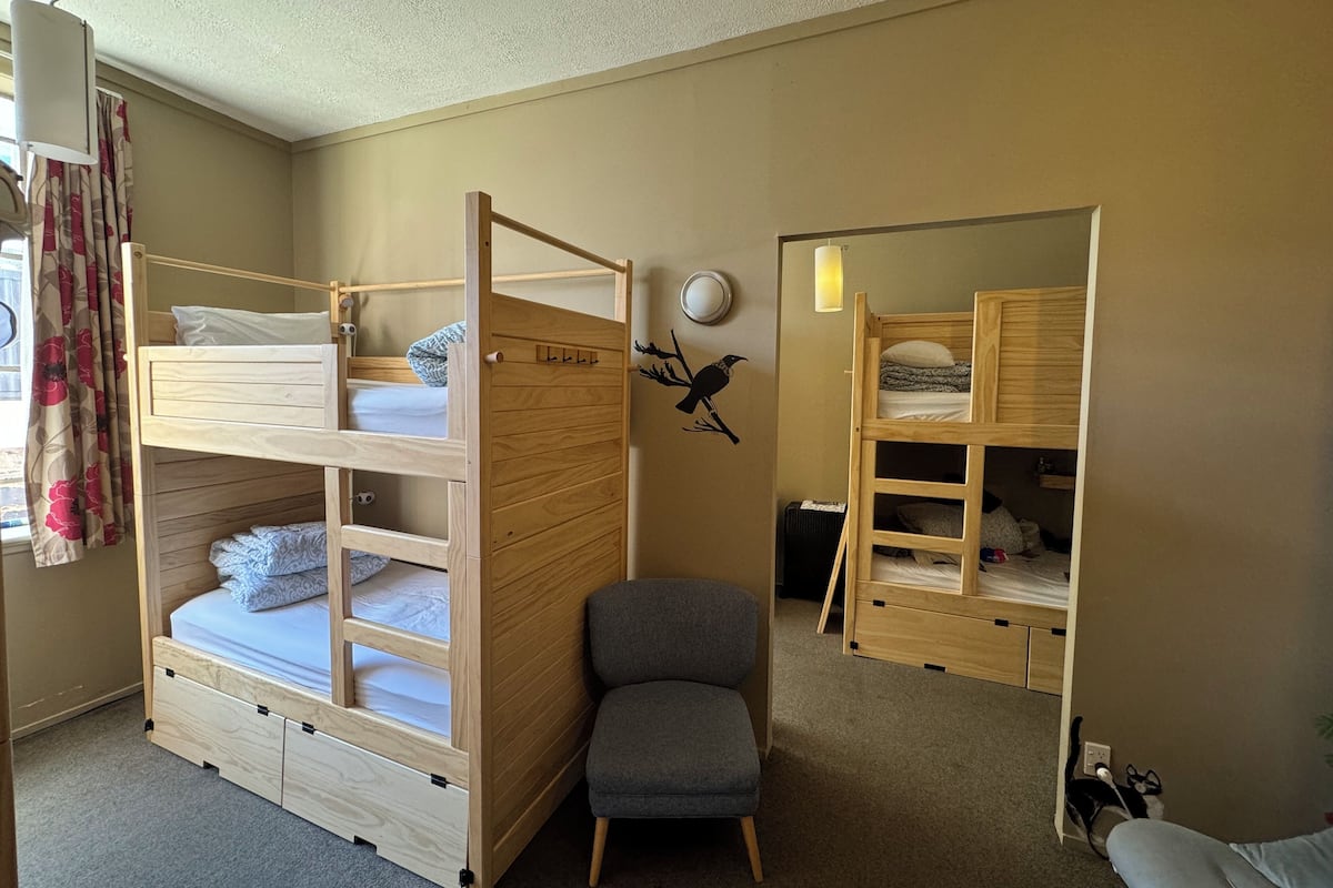 Dormitorio condiviso Deluxe, per sole donne | Wi-Fi gratuito, lenzuola