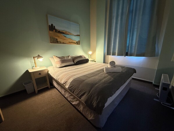 Basic-Vierbettzimmer | Kostenloses WLAN, Bettwäsche