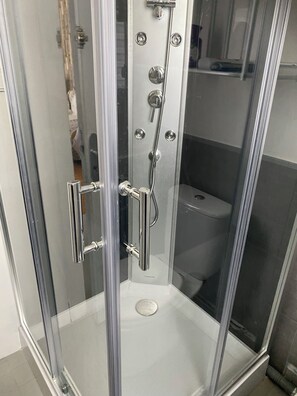 Bathroom - Petite Maison Atypique (Les Forges)