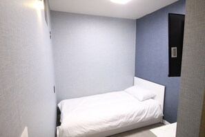 Basic Single Room | Free WiFi, bed sheets