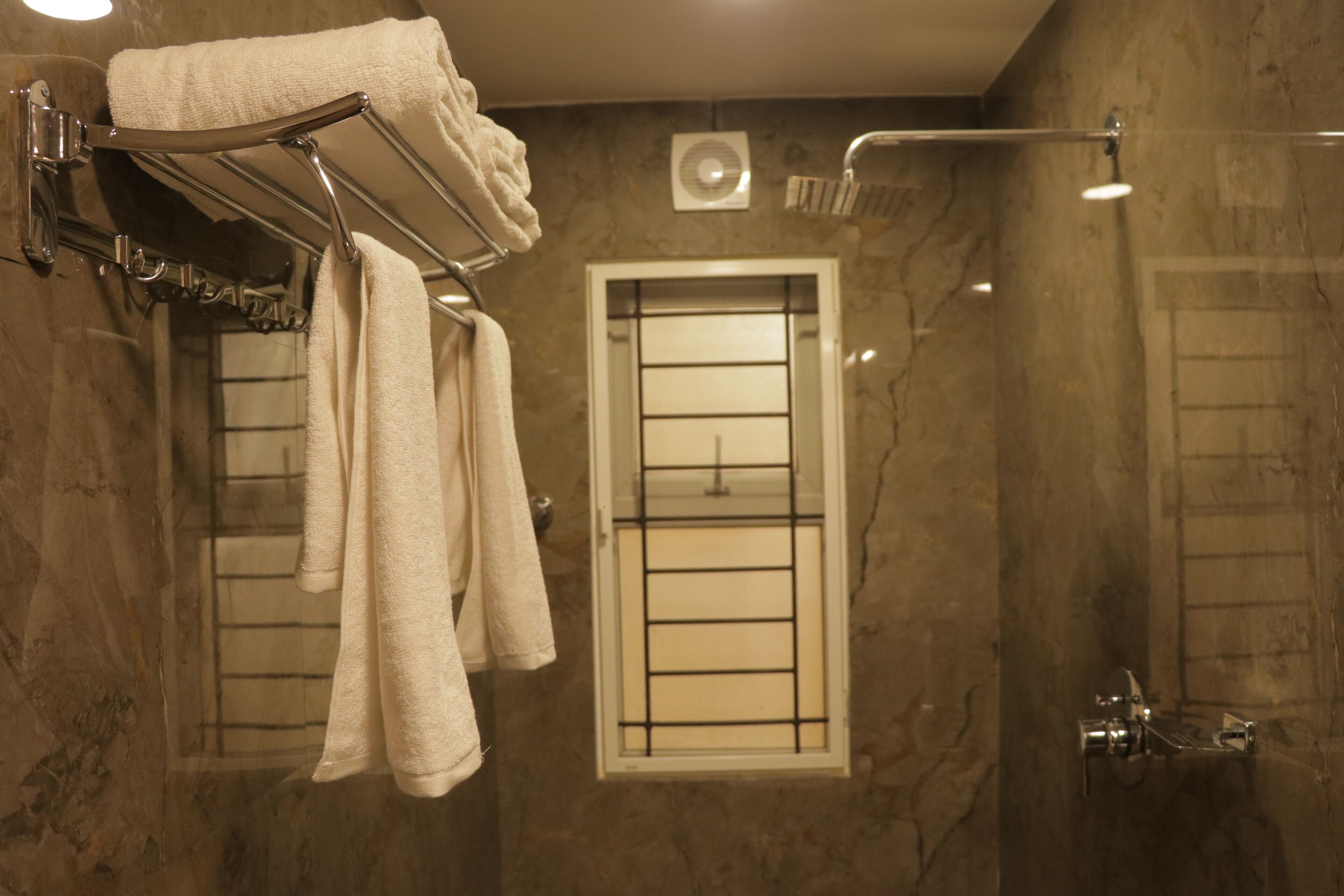 Executive Double Room | Bathroom | Towels