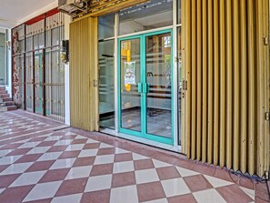 Interior entrance - OYO 91846 Ms Rini Homestay Syariah (Surabaya)