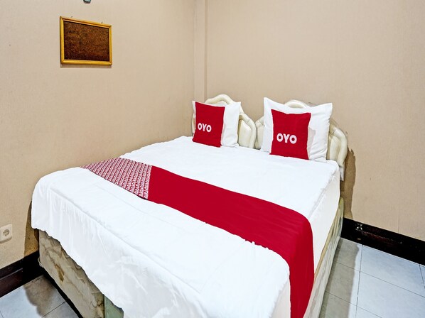 Free WiFi, bed sheets - OYO 91846 Ms Rini Homestay Syariah (Surabaya)