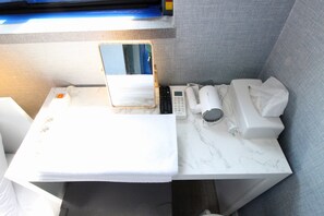 Double Room | Free WiFi, bed sheets - Hotel Ivory (Seoul)