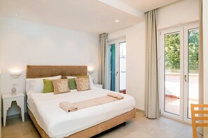 3 camere, una scrivania, Wi-Fi gratuito, lenzuola