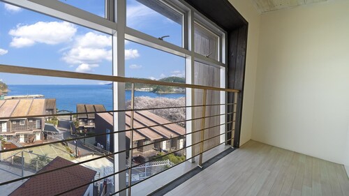Geojedo Pilos Ocean View Pension
