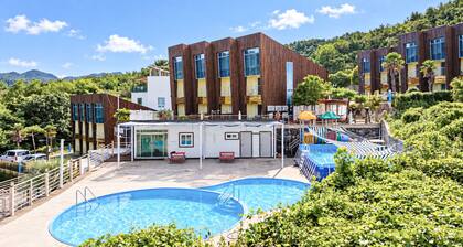 Geojedo Pilos Ocean View Pension