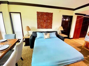 2 chambres, coffre-fort, bureau, fer et planche à repasser