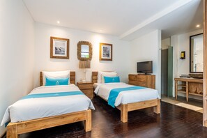 2 bedrooms, desk, WiFi, bed sheets - Villa C with Pool View - MANA VILLAS (Benoa)