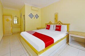 Deluxe Double Room - OYO 3722 Hotel Mutiara (Purwokerto)