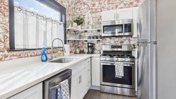 Wasserkocher mit Kaffee-/Teezubehör