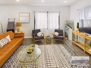 TV - Now with AC right in downtown PNW Albany! (Albany)