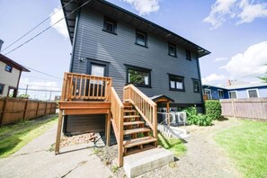 Exterior - Now with AC right in downtown PNW Albany! (Albany)