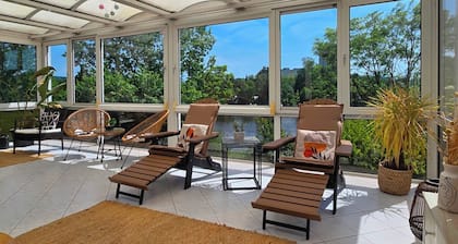Charysma: Wintergarten | Massage-Sessel | E-Kamin | 2 Parkplätze