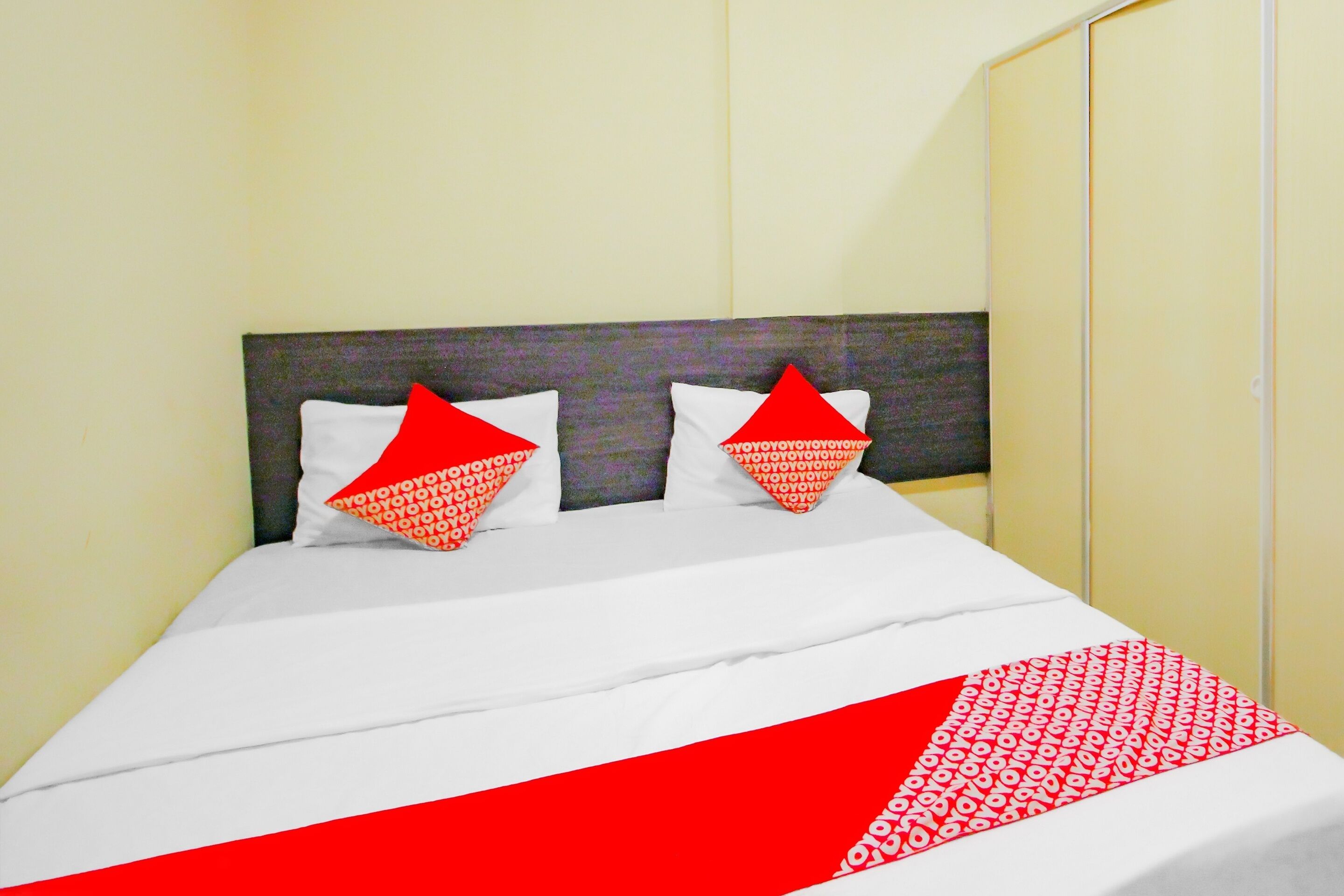 deluxe double room | soundproofing, free wifi, bed sheets
