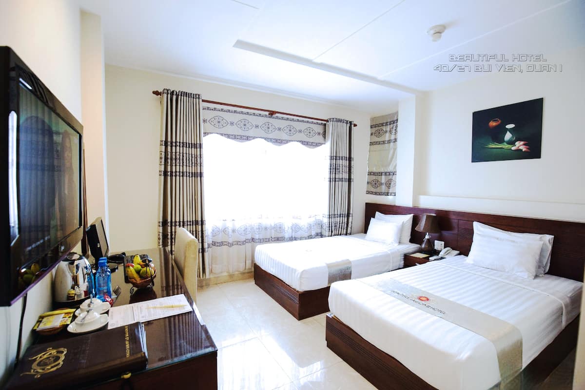 Hypo-allergenic bedding, memory-foam beds, minibar, in-room safe