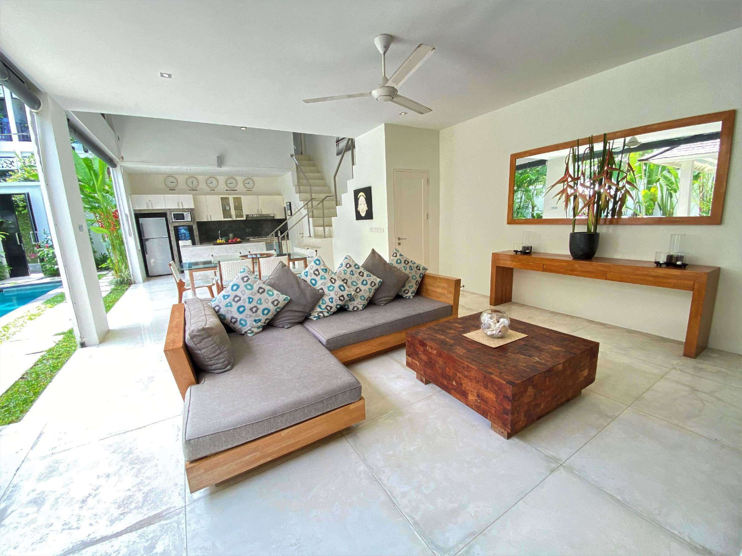 Seminyak luxury 2 bedroom villa with large pool and tropical garden