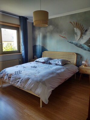 3 bedrooms, iron/ironing board, travel crib, free WiFi
