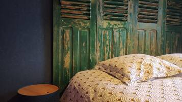 3 bedrooms, iron/ironing board, travel cot, free WiFi