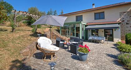 Maison de campagne dans un village de caractère