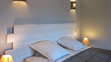 4 slaapkamers, een strijkplank/strijkijzer, gratis wifi, beddengoed