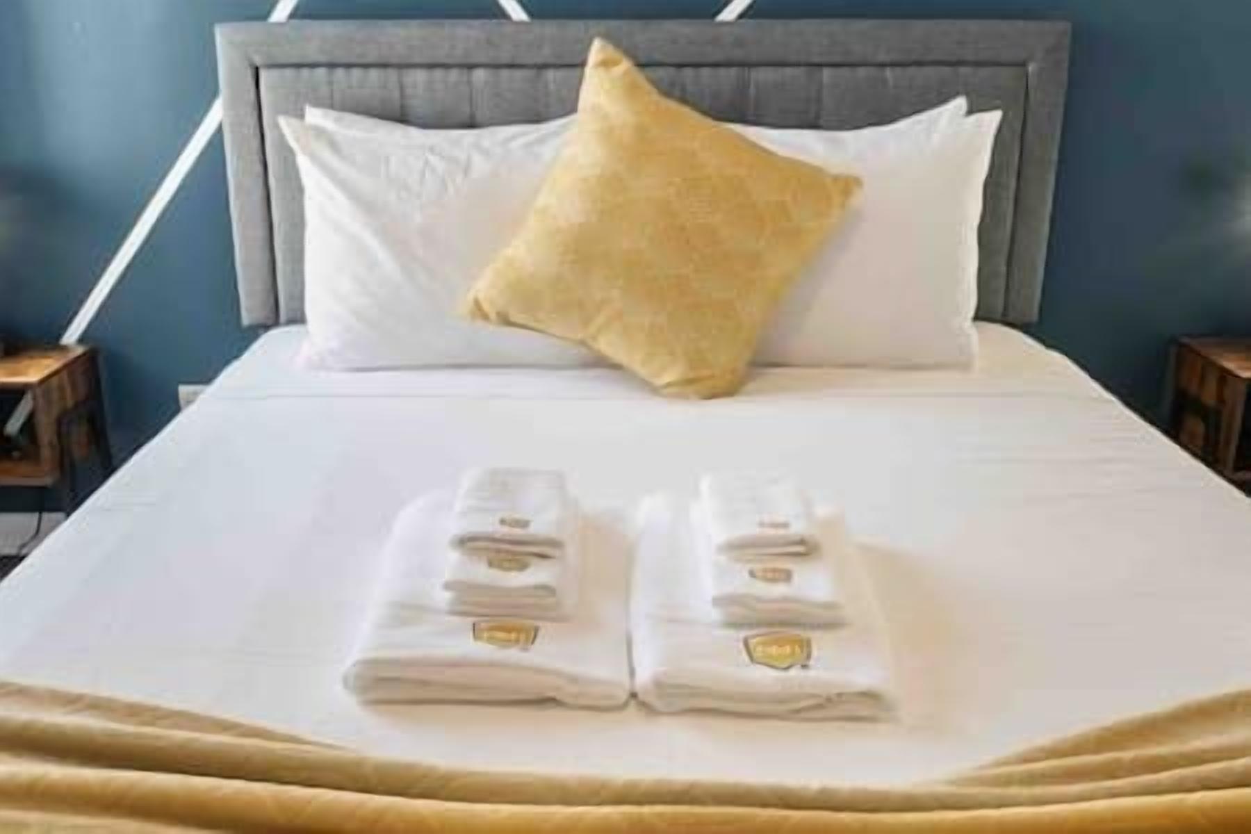 New 2BR 1BA Retreat With Modern Design