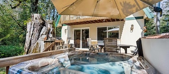 Owl Be Back 2.0 private riverfront getaway