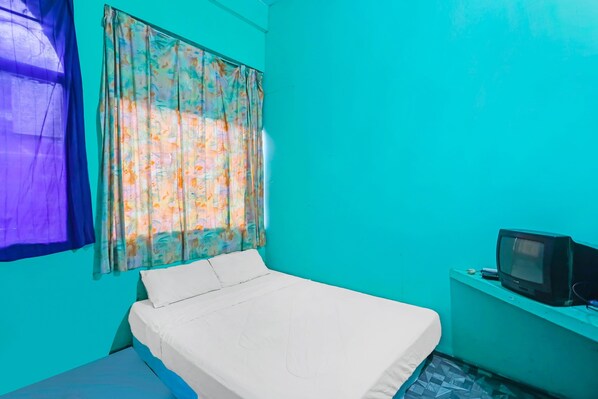 مساحة عمل للكمبيوتر المحمول وواي فاي مجانًا وملاءات أسرّة