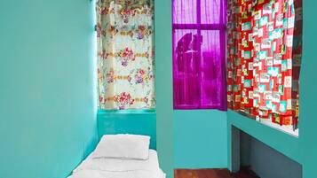 Economy Single Room | Laptop workspace, free WiFi, bed sheets