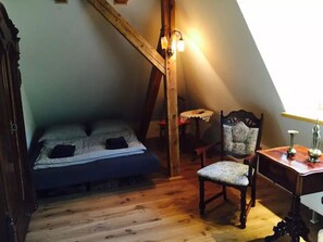 2 عدّة غرف نوم وواي فاي وملاءات أسرّة