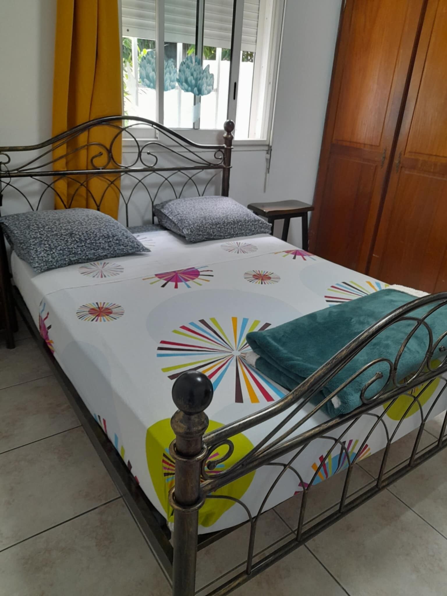 3 chambres, fer et planche à repasser, Wi-Fi gratuit, draps fournis