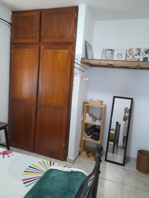 Unclassified image, 5 of 16, button