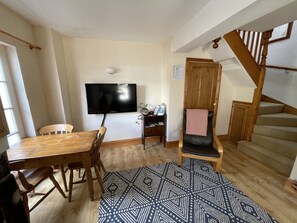 Interior - central and quiet with the Lakes on your doorstep (Cockermouth)