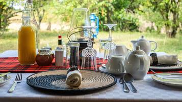 Free daily full breakfast