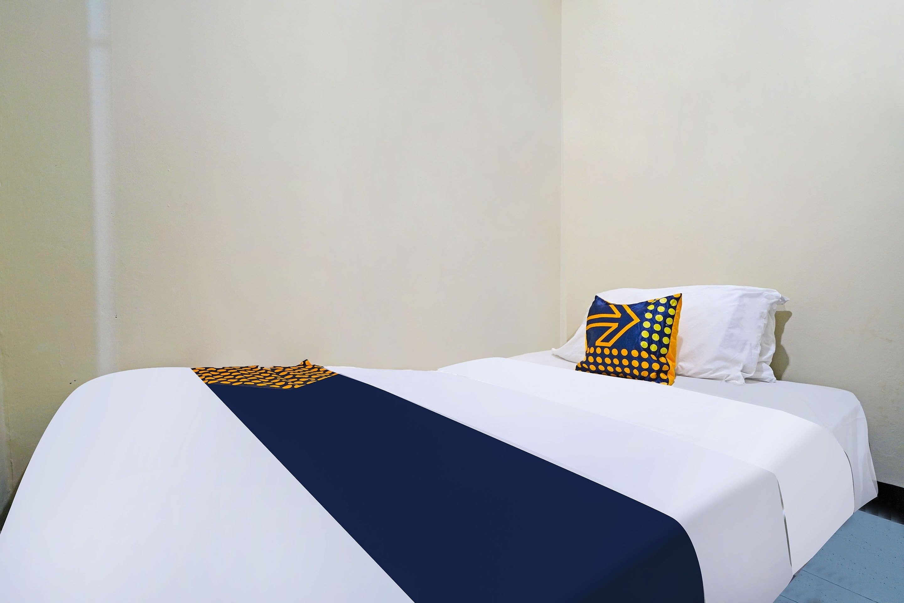 Phòng đơn Economy | Khu vực làm việc phù hợp cho laptop 