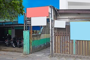 Front of property - SPOT ON 91783 Urban Syariah ResidenceNearGOR Pandawa Lima (Bandung)