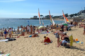 On the beach, sun-loungers - Grand Appartement REZ DE Jardin, 100m Dela Plage (Batz-sur-Mer)