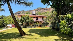 المنشأة من الخارج