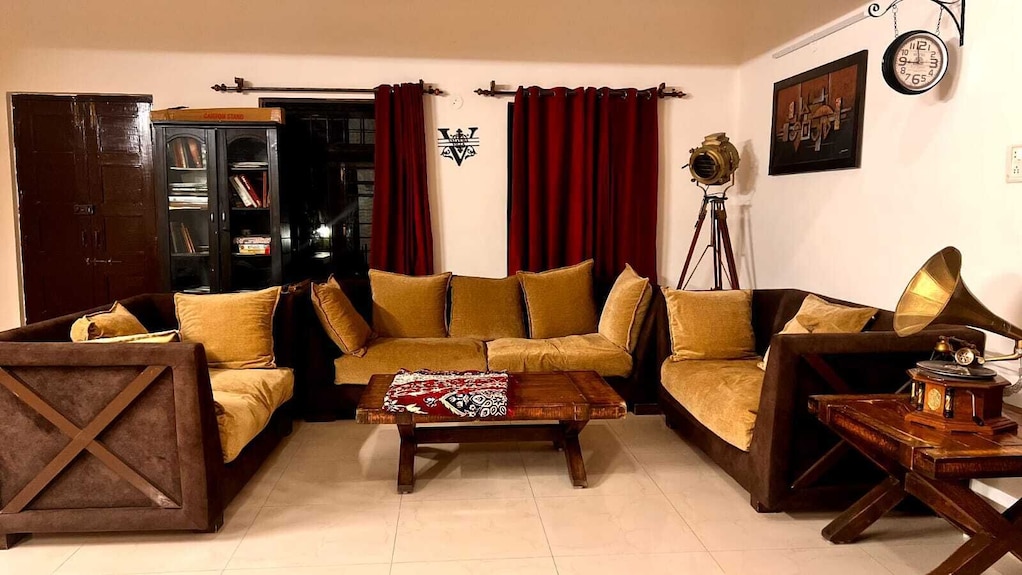 Valecha Villa - Mtdc Registered 4 Bhk Villa With Huge Garden And Pool - Lonavla