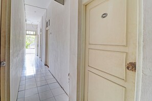 Lobby - OYO 2452 Hotel Metro (Jawa Barat)